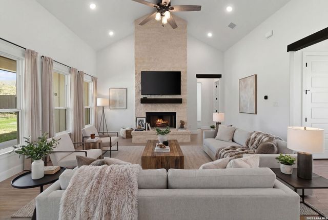 116 Timber Heights, La Vernia, TX 78121