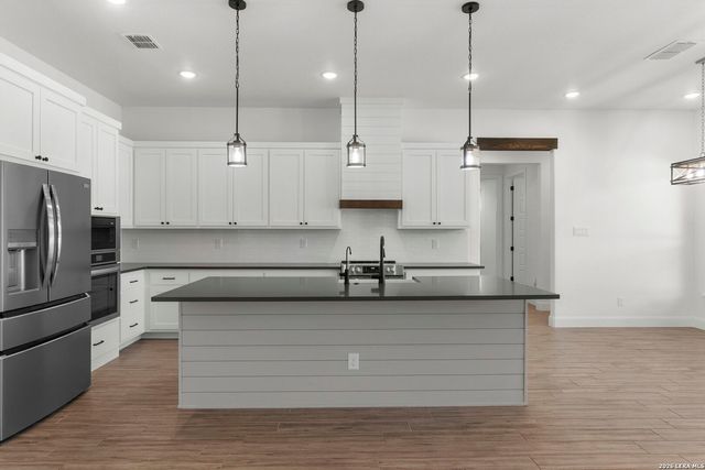 116 Timber Heights, La Vernia, TX 78121