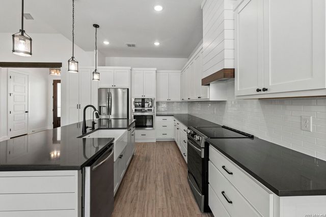 116 Timber Heights, La Vernia, TX 78121