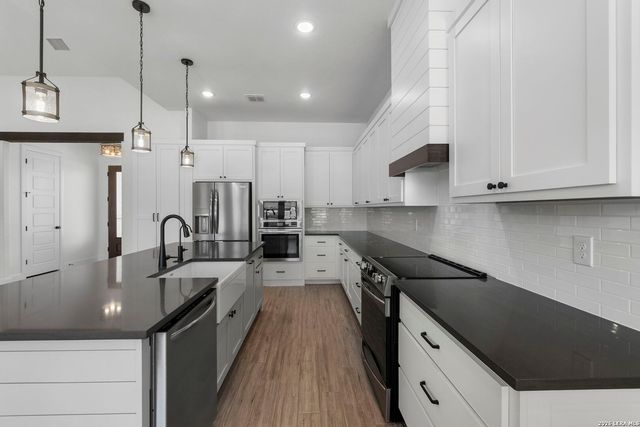 116 Timber Heights, La Vernia, TX 78121