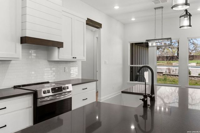 116 Timber Heights, La Vernia, TX 78121