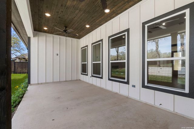 116 Timber Heights, La Vernia, TX 78121