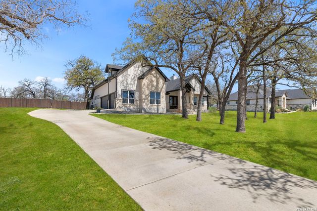 116 Timber Heights, La Vernia, TX 78121