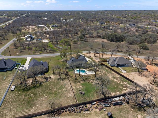 116 Timber Heights, La Vernia, TX 78121