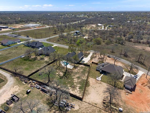 116 Timber Heights, La Vernia, TX 78121