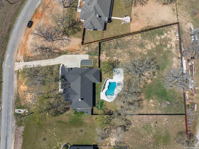 116 Timber Heights, La Vernia, TX 78121