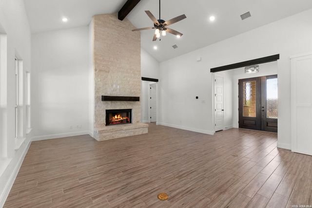 116 Timber Heights, La Vernia, TX 78121