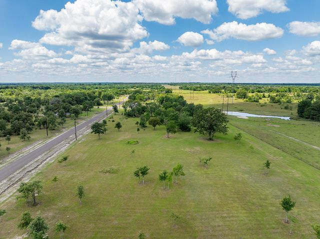 6757 Atakapan Trail, Bedias, TX 77831