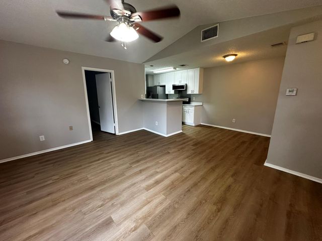 7900 West Gate BLVD B, Austin, TX 78745