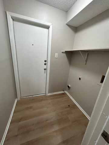 7900 West Gate BLVD B, Austin, TX 78745