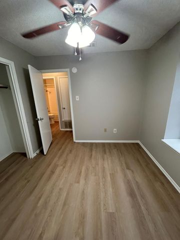 7900 West Gate BLVD B, Austin, TX 78745