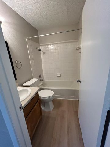 7900 West Gate BLVD B, Austin, TX 78745