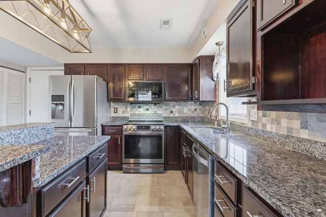 2508 Galloway Drive, Manhattan, KS 66502