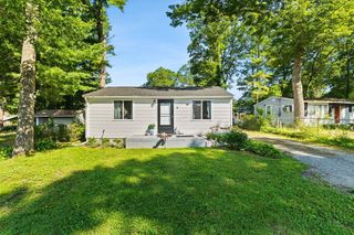 3 Violet St, Lakeville, MA 02347