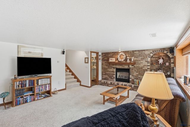 250 TIMBERLINE CT, Rapid City, SD 57702