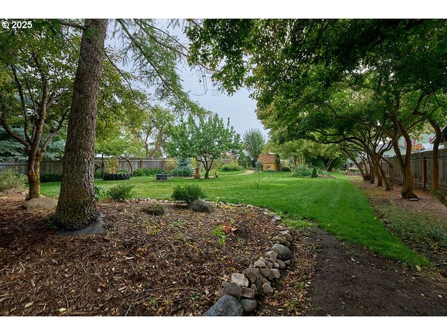 100 W 10TH St, Joseph, OR 97846