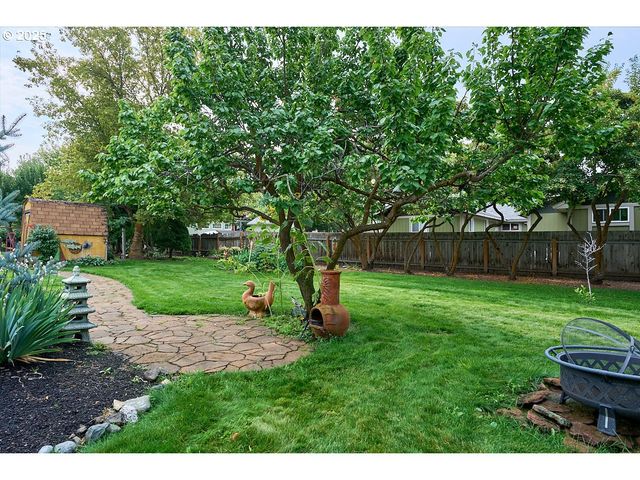 100 W 10TH St, Joseph, OR 97846