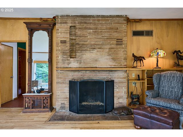 100 W 10TH St, Joseph, OR 97846