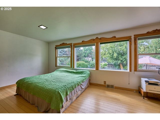 100 W 10TH St, Joseph, OR 97846