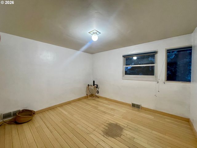 100 W 10TH St, Joseph, OR 97846