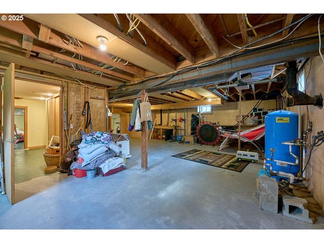 100 W 10TH St, Joseph, OR 97846