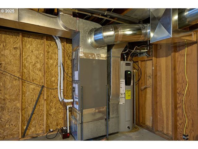 100 W 10TH St, Joseph, OR 97846