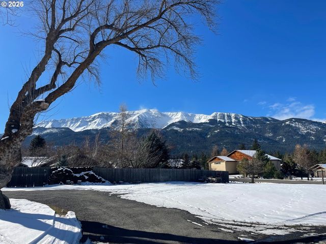 100 W 10TH St, Joseph, OR 97846