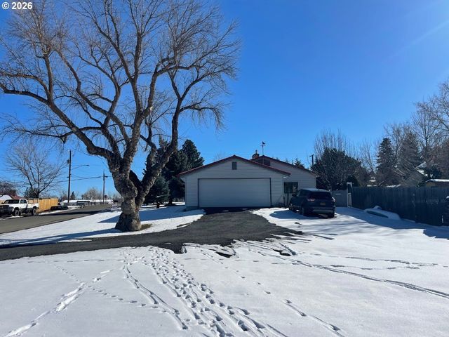 100 W 10TH St, Joseph, OR 97846