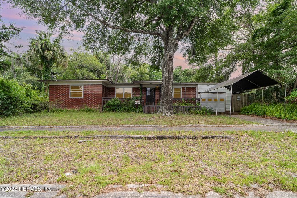 6522 BARKWOOD Drive, Jacksonville, FL 32277