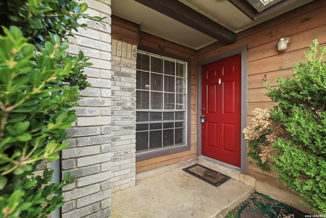 8918 FALL RIVER DR, San Antonio, TX 78250
