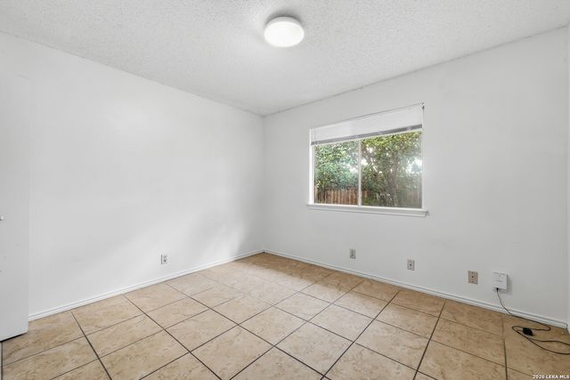 8918 FALL RIVER DR, San Antonio, TX 78250