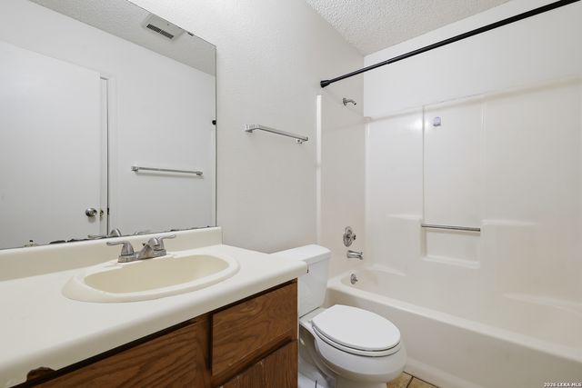8918 FALL RIVER DR, San Antonio, TX 78250