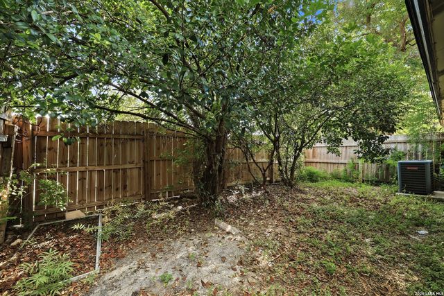 8918 FALL RIVER DR, San Antonio, TX 78250