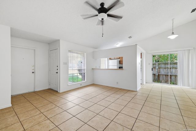 8918 FALL RIVER DR, San Antonio, TX 78250