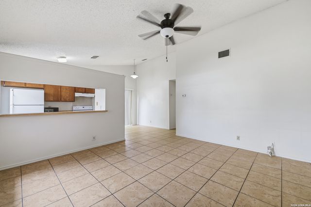 8918 FALL RIVER DR, San Antonio, TX 78250