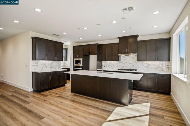3684 Darnoch Ave., Lathrop, CA 95330