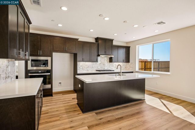 3684 Darnoch Ave., Lathrop, CA 95330