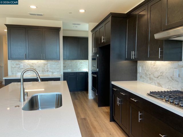 3684 Darnoch Ave., Lathrop, CA 95330