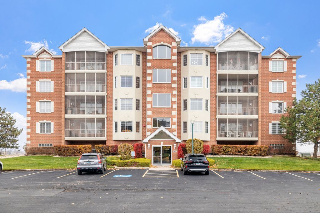 7912 Trinity Circle 1NW, Tinley Park, IL 60487