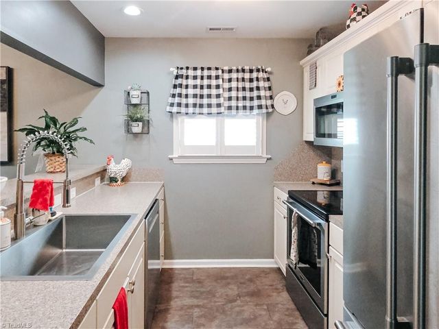107 Plantation Place Lane, Mount Airy, NC 27030