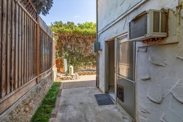 1271 Juniper Drive 7, Gilroy, CA 95020