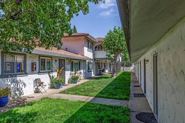 1271 Juniper Drive 7, Gilroy, CA 95020