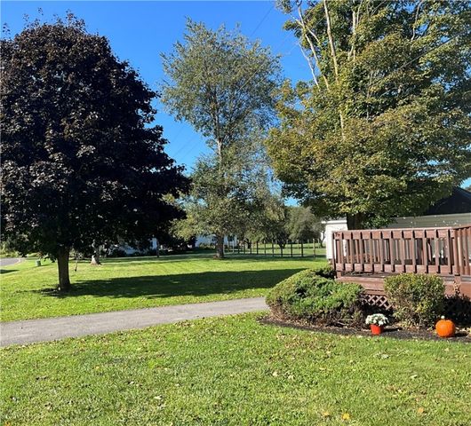 11752 State Route 90, Locke, NY 13092