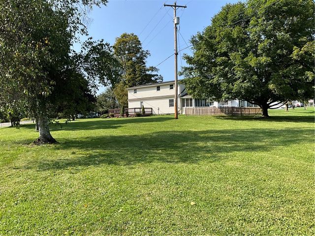 11752 State Route 90, Locke, NY 13092
