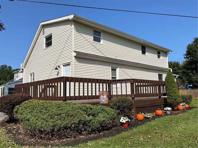 11752 State Route 90, Locke, NY 13092
