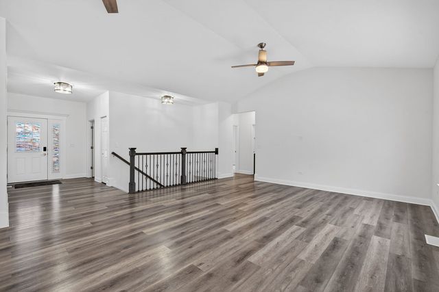 20929 Lakewoods Lane, Shorewood, IL 60404