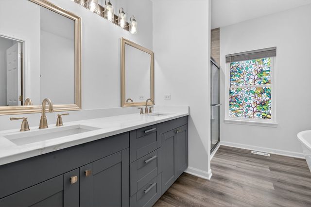 20929 Lakewoods Lane, Shorewood, IL 60404