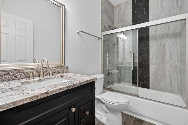 20929 Lakewoods Lane, Shorewood, IL 60404