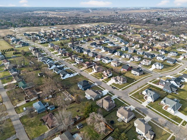 20929 Lakewoods Lane, Shorewood, IL 60404