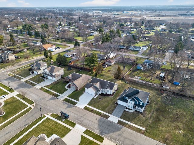 20929 Lakewoods Lane, Shorewood, IL 60404